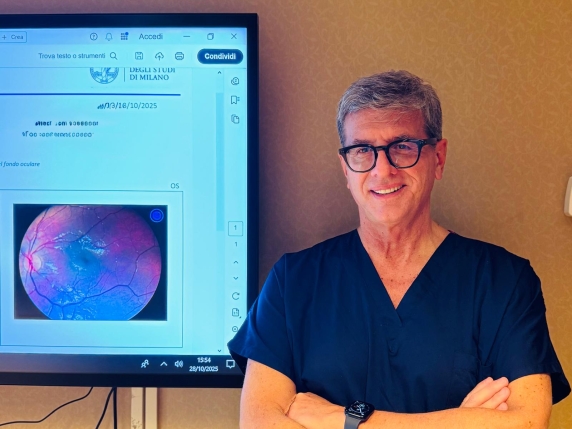 La crisi della professione medica in Italia: il professor Paolo Nucci denuncia la burocrazia e la disillusione

Approfondimento
La professione medica in Italia sta attraversando un momento di grande difficoltà, caratterizzato da una burocrazia sempre più oppressiva che allontana i medici dalla loro vera missione: curare i pazienti. Il professor Paolo Nucci, docente di Oftalmologia all’Università di Milano, offre una testimonianza diretta di questa situazione, sottolineando la necessità di un cambiamento radicale per sostenere i medici e migliorare la qualità dell'assistenza sanitaria.

Possibili Conseguenze
Le conseguenze di questa situazione potrebbero essere gravi, con una possibile diminuzione della qualità dell'assistenza sanitaria in Italia. I pazienti potrebbero essere i primi a risentirne, con tempi di attesa più lunghi e una minore attenzione ai loro bisogni. È fondamentale che i politici ascoltino le richieste dei medici e prendano misure concrete per migliorare la situazione e prevenire queste conseguenze negative.

Opinione
Secondo il professor Nucci, lo Stato ha il dovere di sostenere i medici e di fornire loro le risorse necessarie per svolgere al meglio il loro lavoro. È essenziale che i politici ascoltino le richieste dei medici e prendano misure concrete per migliorare la situazione, altrimenti la crisi della professione medica potrebbe avere conseguenze irreparabili sulla salute pubblica.

Analisi Critica dei Fatti
La situazione dei medici in Italia è il risultato di una combinazione di fattori, tra cui la burocrazia, la mancanza di risorse e la disillusione. È necessario analizzare criticamente questi fattori per comprendere appieno la portata del problema e trovare soluzioni efficaci. Un'analisi approfondita dei dati e delle testimonianze dei medici può aiutare a identificare le cause profonde della crisi e a sviluppare strategie per risolverla.

Relazioni con altri fatti
La crisi della professione medica in Italia non è un fenomeno isolato, ma è legata a una più ampia crisi del sistema sanitario e della società in generale. È importante considerare queste relazioni per comprendere meglio la situazione e trovare soluzioni che tengano conto di tutti gli aspetti coinvolti. La crisi della professione medica è anche legata a questioni più ampie, come la gestione delle risorse pubbliche e la priorità assegnata alla salute pubblica.

Contesto storico
La professione medica in Italia ha una lunga storia e ha sempre giocato un ruolo fondamentale nella società. Tuttavia, negli ultimi anni, la situazione è cambiata. La burocrazia e la mancanza di risorse hanno iniziato a pesare sulla professione, portando a una disillusione crescente tra i medici. È importante comprendere il contesto storico della professione medica in Italia per capire come la situazione sia arrivata a questo punto e come possa essere migliorata.

Fonti
Il Corriere della Sera, https://www.corriere.it/, ha pubblicato un articolo sullo sfogo del professor Paolo Nucci, docente di Oftalmologia all’Università di Milano. L'articolo offre una testimonianza diretta della situazione dei medici in Italia e delle difficoltà che essi affrontano ogni giorno. La fonte originale dell'articolo è disponibile sul sito web del Corriere della Sera.