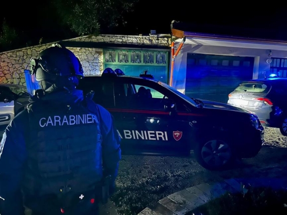 Uomo di 41 anni arrestato a Brindisi dopo aver ucciso a coltellate il padre malato