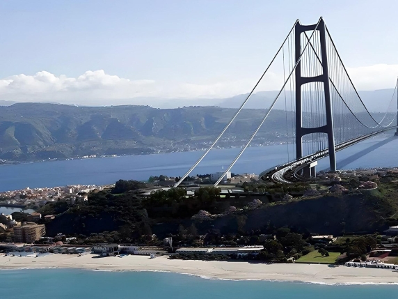 Ponte sullo Stretto di Messina: criticità e impatti ambientali in discussione dopo l'assegnazione del contratto a Webuild