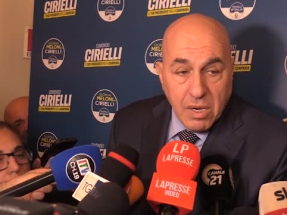 Ministro della Difesa Guido Crosetto condanna fermamente i cori fascisti: una presa di posizione netta contro l'estremismo