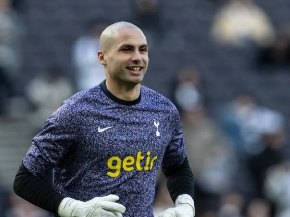 Whiteman, terzo portiere del Tottenham, a 26 anni lascia il calcio (e 450mila euro l'anno) per fare il fotografo