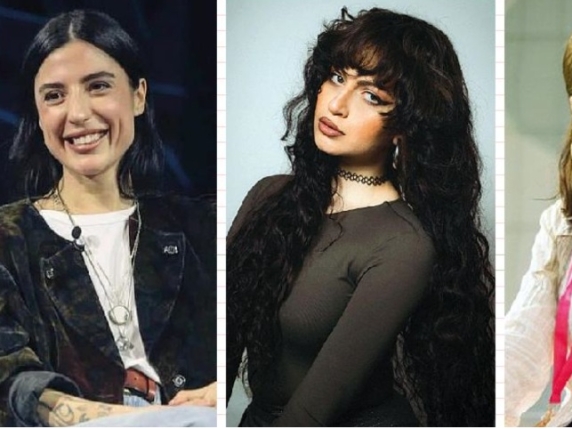 La libertà di espressione messa alla prova: il caso Lucarelli e le conseguenze della diffusione di messaggi offensivi
Introduzione
La giornalista Lucarelli ha recentemente espresso la sua opinione su alcune chat private che sono state rese pubbliche, in cui sono stati scambiati insulti e messaggi offensivi. Secondo Lucarelli, queste chat rivelano la vera natura delle persone coinvolte, tra cui Vagnoli e due altre indagate.
Le accuse di Lucarelli
Lucarelli sostiene che Vagnoli e le altre due indagate volevano distruggerla attraverso la diffusione di messaggi offensivi e la creazione di una "macchina del fango". La giornalista afferma che questo tipo di comportamento è tipico di chi non tollera il pensiero critico e preferisce rispondere con attacchi personali.
La risposta di Lucarelli
Lucarelli ha anche risposto alle accuse di essere "fascista" che le sono state rivolte, sostenendo che lo slogan di Vagnoli "radicalizzare, attaccare, accusare" è in realtà un pensiero fascista. La giornalista ribadisce la sua posizione e afferma di non avere nulla a che fare con questo tipo di ideologie.
Approfondimento
La vicenda solleva questioni importanti sulla libertà di espressione e sul modo in cui le persone reagiscono alle critiche. È fondamentale che il dibattito pubblico si svolga in un clima di rispetto e tolleranza, anche quando si trattano argomenti controversi.
Possibili Conseguenze
Le conseguenze di questo tipo di comportamento possono essere gravi, sia per le persone coinvolte che per la società in generale. La diffusione di messaggi offensivi e la creazione di una "macchina del fango" possono portare a una polarizzazione della società e a una perdita di fiducia nelle istituzioni.
Opinione
È importante che le persone si esprimano in modo rispettoso e costruttivo, anche quando sono in disaccordo con gli altri. La libertà di espressione è un diritto fondamentale, ma deve essere esercitata in modo responsabile.
Analisi Critica dei Fatti
La vicenda solleva questioni importanti sulla responsabilità dei media e sulla necessità di verificare le informazioni prima di diffonderle. È fondamentale che i giornalisti e i media in generale si attengano ai principi di verità e di imparzialità.
Relazioni con altri fatti
La vicenda è collegata ad altre questioni importanti, come la libertà di espressione e la responsabilità dei media. È fondamentale che la società si impegni a promuovere un dibattito pubblico costruttivo e rispettoso.
Contesto storico
La vicenda si inserisce in un contesto storico in cui la libertà di espressione e la responsabilità dei media sono sempre più importanti. È fondamentale che la società si impegni a promuovere un dibattito pubblico costruttivo e rispettoso.
Fonti
La fonte dell'articolo è il Corriere della Sera, che ha pubblicato un articolo intitolato "Lucarelli: «Vagnoli e le altre due indagate volevano distruggermi. Quelle chat rivelano chi sono davvero» | Gli insulti nei messaggi". L'articolo può essere trovato al seguente link: https://www.corriere.it/