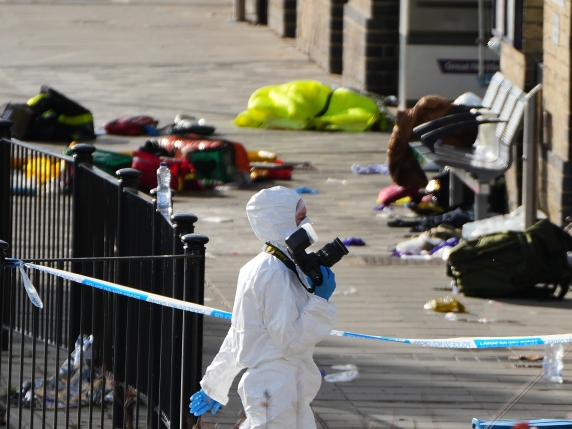 Aggressione a coltellate su treno per Londra: polizia britannica esclude ipotesi di terrorismo e arresta due sospetti