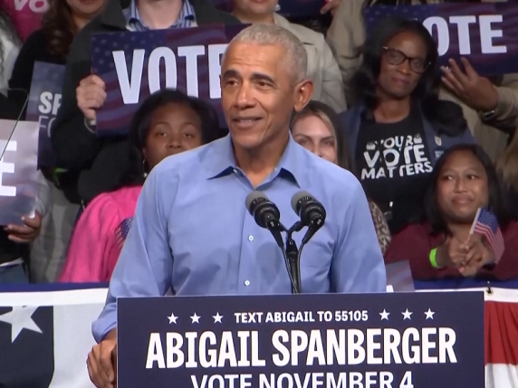 Barack Obama critica l'amministrazione Trump con un'immagine evocativa: la politica attuale sembra Halloween senza dolcetti