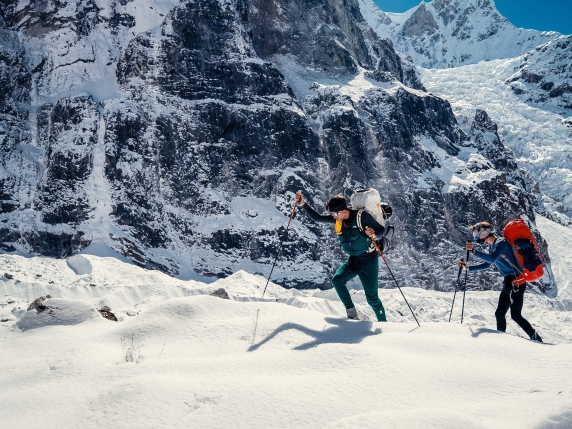 Alpinisti italiani dispersi in Nepal: le ricerche sono in corso dopo le forti nevicate sulla montagna Panbari