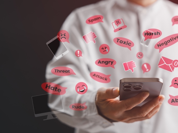 Bullismo: le parole che feriscono più delle botte, un talk a Milano per capire e prevenire