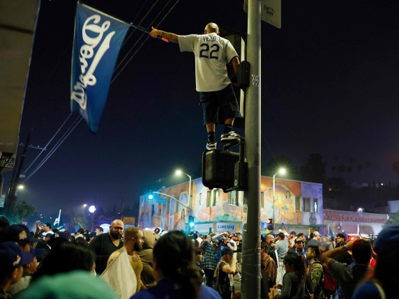 I Dodgers Trionfano nelle World Series con una Parata da 2 Milioni di Dollari a Los Angeles