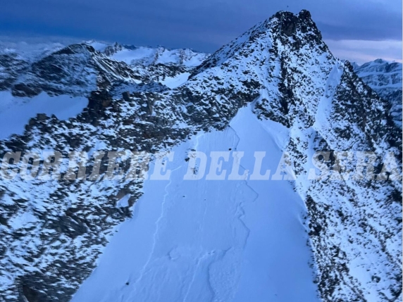 Tragedia sull'Ortles: valanga devastante uccide 5 escursionisti tedeschi a causa di un repentino cambio di vento