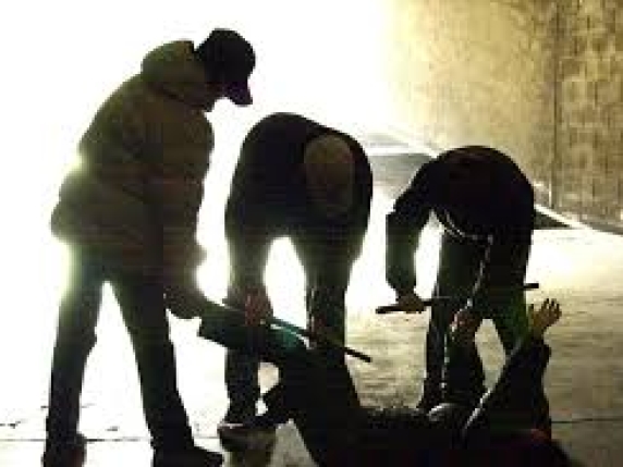 Bullismo e violenza: l'indagine sulla vita sociale dei minorenni coinvolti nel sequestro e tortura di un quindicenne