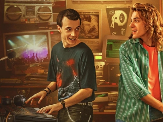 Gli 883: la storia del gruppo musicale che ha cambiato la musica italiana degli anni '90