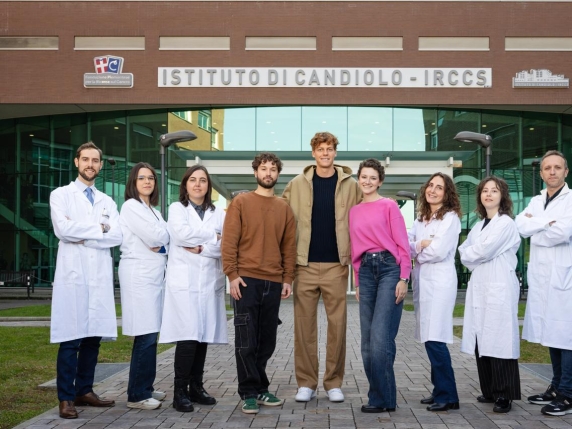 Jannik Sinner a Torino: un pomeriggio di visite istituzionali e di sostegno alla ricerca medica