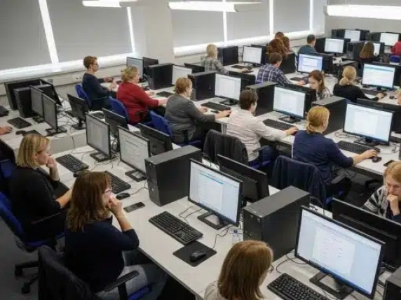 Concorso Pnrr 3 per insegnanti: date e dettagli per quasi 60 mila posti disponibili