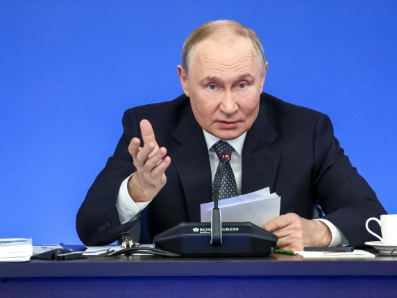 La Russia di Putin: una nuova legge per silenziare l'opposizione e reprimere la libertà di espressione