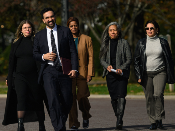 Mamdani, il nuovo sindaco di New York, lancia un messaggio forte sulla parità di genere con un team di transizione tutto al femminile