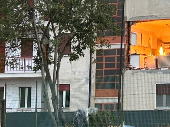 Esplosione a Rivarolo Canavese: due feriti e un'indagine in corso per determinare le cause dell'incidente
