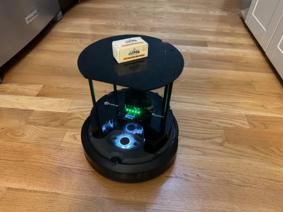 L'Intelligenza Artificiale e i Robot: Sfide e Limiti nella loro Integrazione