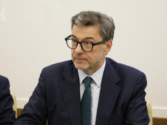 Il Ministro dell'Economia Giorgetti: "La nostra manovra economica aiuta chi ne ha più bisogno, non i ricchi"