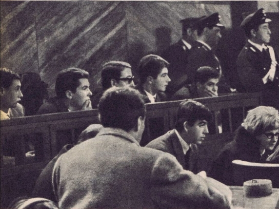 Il Caso dei "Teddy Boys" a Milano: Un Esempio di Tensione Sociale e Dinamiche Giovanili nel 1961