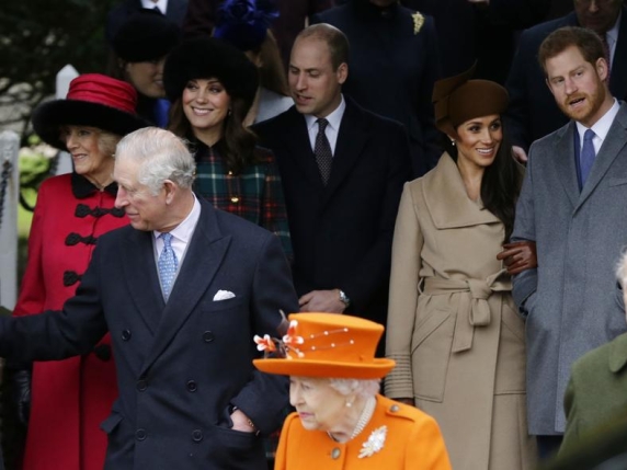 La Messa di Natale dei Windsor in Pericolo a Causa delle Liti nel Coro della Chiesa di Sandringham