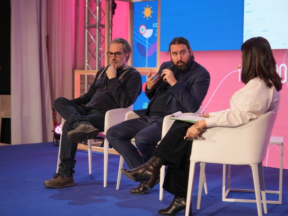 L'importanza di permettere ai figli di essere sé stessi: una riflessione sulla crescita degli adolescenti fragili