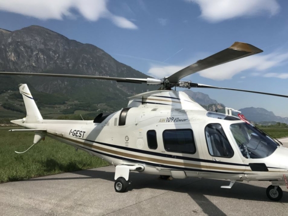 Elicottero disperso con due persone a bordo: le ricerche sono in corso tra Marche e Toscana