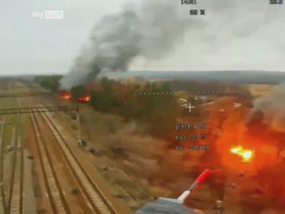 Combattimenti a Kupiansk: la presenza di un drone tra gli alberi alimenta preoccupazioni per la sicurezza e la pace nella regione