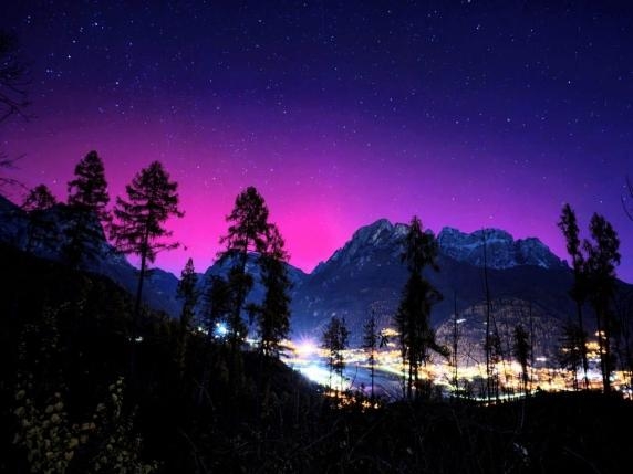 Tempesta Magnetica Solare di Classe G4 sull'Italia: Impatto e Conseguenze sulla Nostra Atmosfera