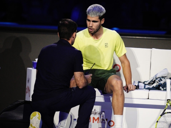 Alcaraz infortunato: edema muscolare dopo la finale con Sinner mette a rischio la Coppa Davis