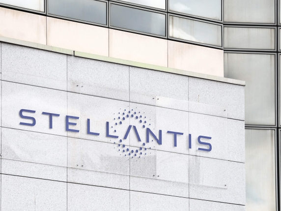 Stellantis, le colpe di Tavares e quelle dell’azienda (e il crollo non è solo l’effetto del Green deal)