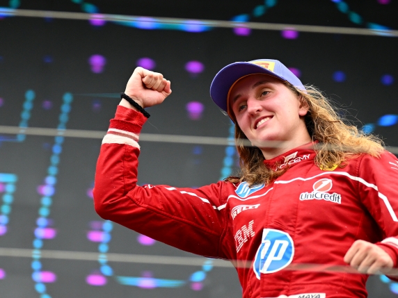 Maya Weug: dalla fisica alla corsa, mira a un titolo con la Ferrari