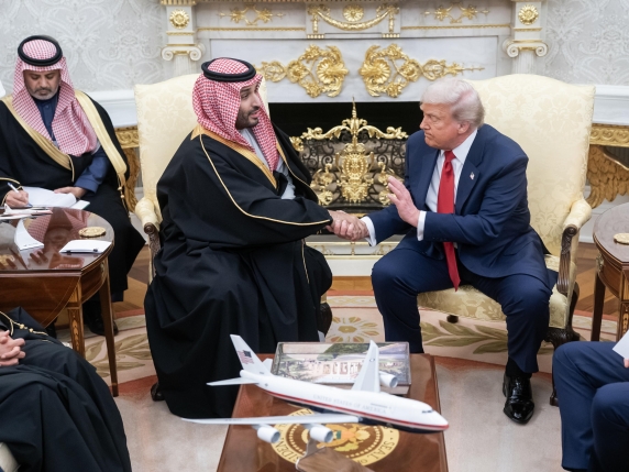 Trump-Bin Salman, gli affari e lo show: il principe promette mille miliardi agli Usa e il presidente lo difende su Khashoggi