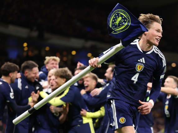 McTominay segna rovesciata per la Scozia e dedica il gol alla madre