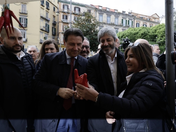 Di Maio e Zingaretti visitano Napoli per concludere la campagna elettorale