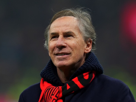 Baresi segna gol da capitano e torna in ufficio, la squadra rossonera in festa