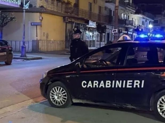 Donna di 35 anni accoltellata a Qualiano, frazione di Napoli, in fin di vita