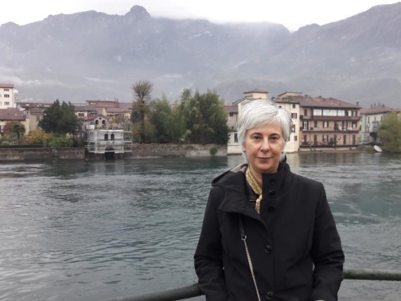 Premio Città di Comoper assegnato al libro Accabò di Isabella Becherucci per impegno sociale