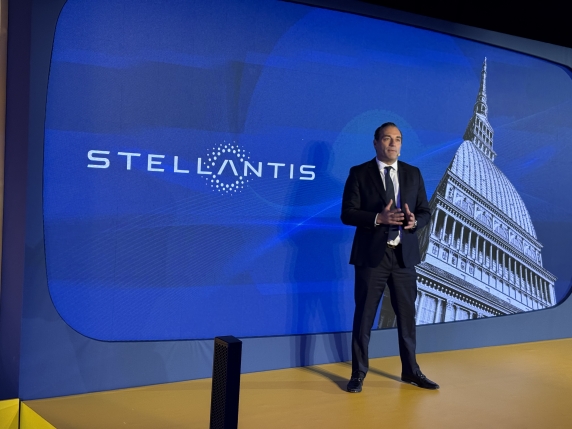 I 14 marchi di Stellantis, i dazi americani e il caos europeo: le sfide di Filosa e la «profezia» di Tavares