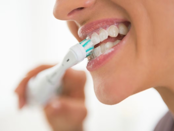 Spazzolini elettrici: rotazione o oscillazione, quale scegliere?