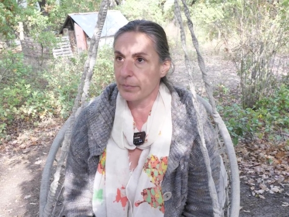 Catherine racconta la vita con la famiglia del bosco in un nuovo video