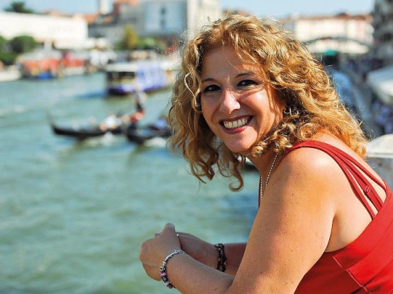 Rossana Tescaroli: da vittima di un falso amante a paladina anti truffe affettive online