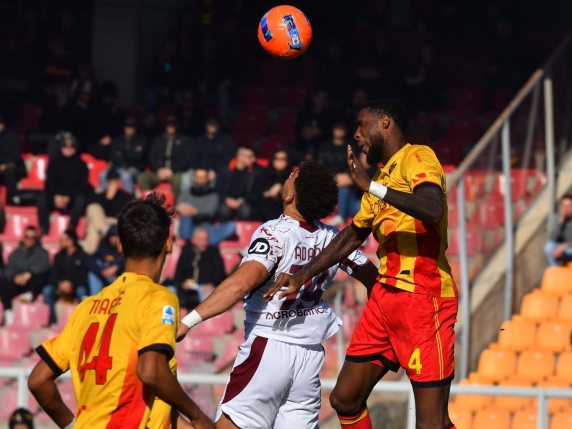 Italy seeks 200m budget guarantee