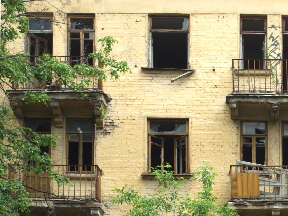 Le case che nessuno vuole: gli immobili abbandonati si possono «donare» allo Stato fino al 31 dicembre. Ecco come