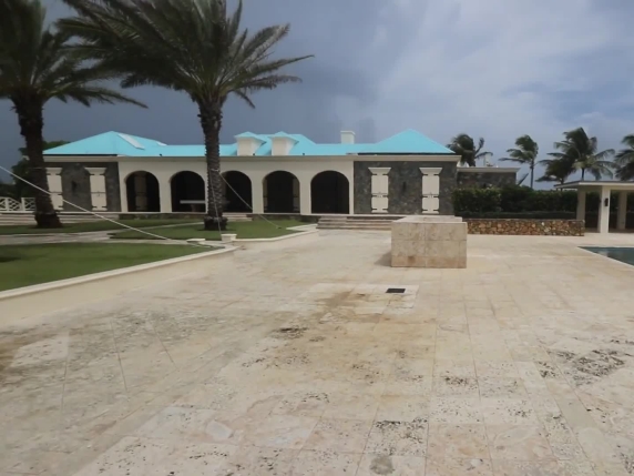 Video inediti: telecamere domestiche dalla piscina alle camere da letto