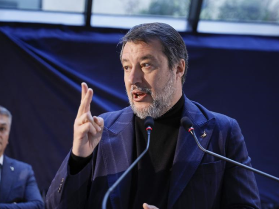 Salvini ritarda decisioni sulle forniture, afferma di agire solo quando le condizioni saranno chiare