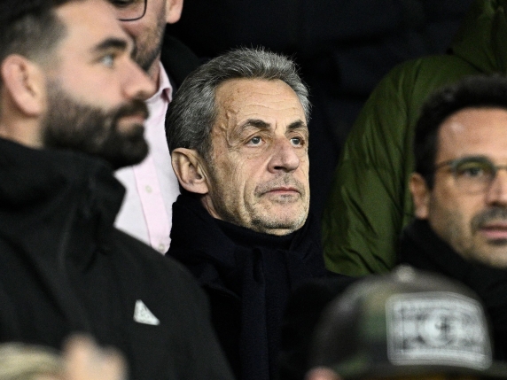 Sarkozy in nuovo procedimento giudiziario, anche Carla Bruni potrebbe essere incriminata