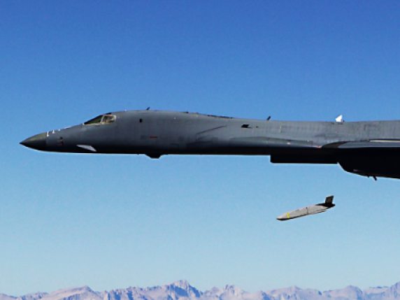 Quante armi americane ha comprato l'Italia e perché? I 2,2 miliardi di euro, l'ultimo accordo su 100 Jassm (e cosa c'entra Kiev)