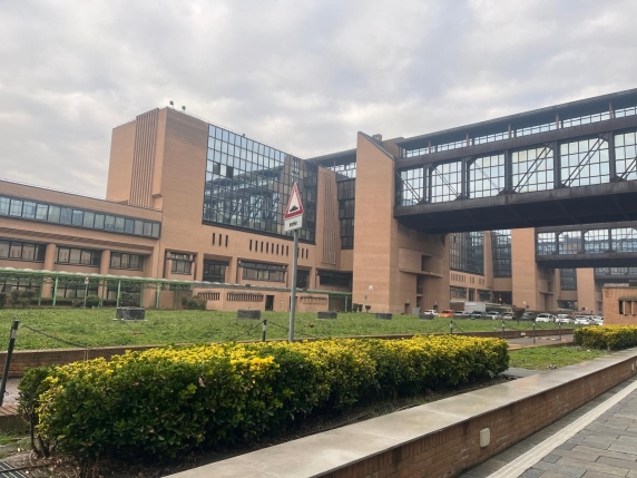 Lascia tre milioni di euro alla badante «per dispetto ai parenti»: la Corte ribalta il caso Frediani e assolve la coppia