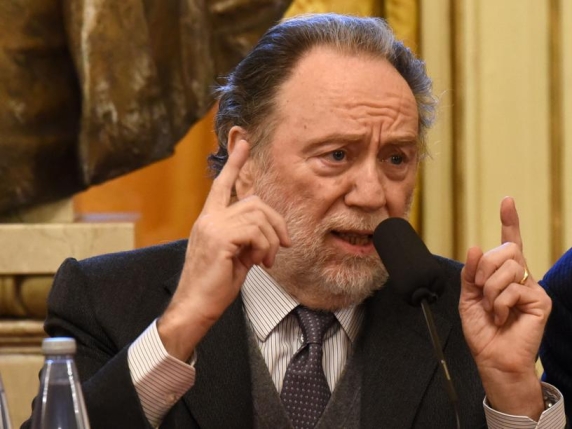Malore per Riccardo Chailly alla Scala. Interrotta la rappresentazione della «Lady Macbeth». Il maestro portato in ospedale Malore per Riccardo Chailly alla Scala. Interrotta la rappresentazione della «Lady Macbeth». Il maestro portato in ospedale