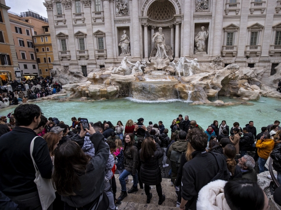 Onorato: 2 euro in Italia, 50 euro negli USA per la stessa attrazione