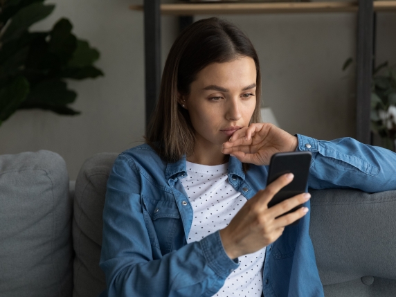 Bulimia da social? I giovani rischiano di sentirsi meno connessi al proprio corpo